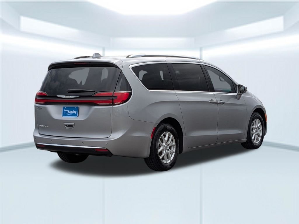 Used 2021 Silver Chrysler Touring L image 6