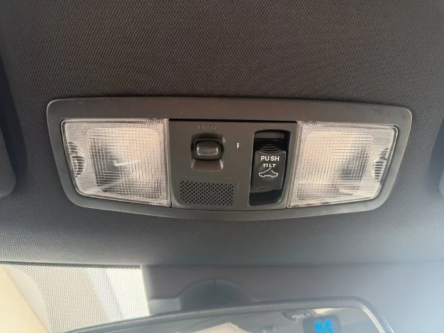 Used 2019 Silver Mitsubishi GT image 27