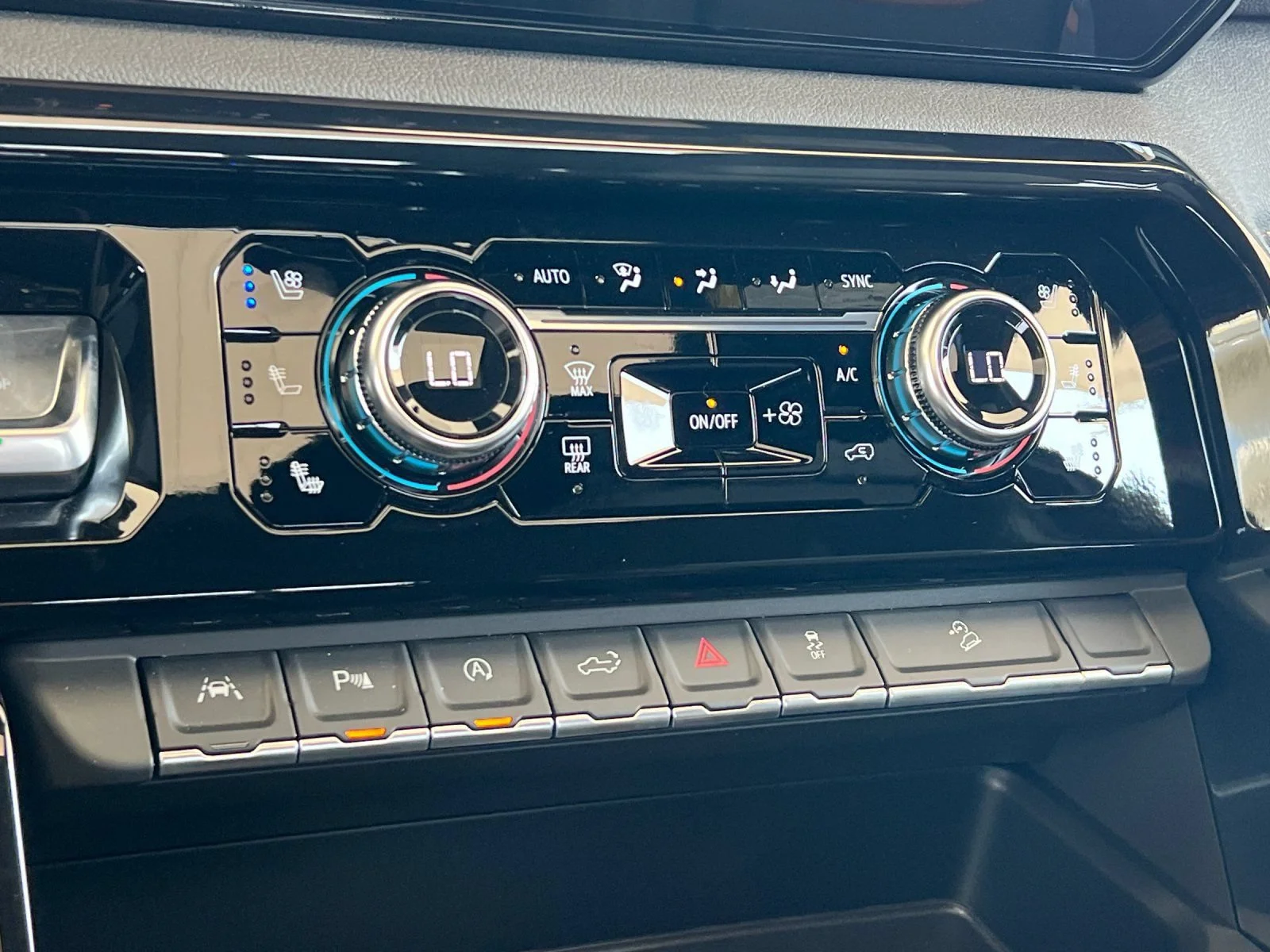 2026 GMC Sierra 1500 AT4 - Photo 19