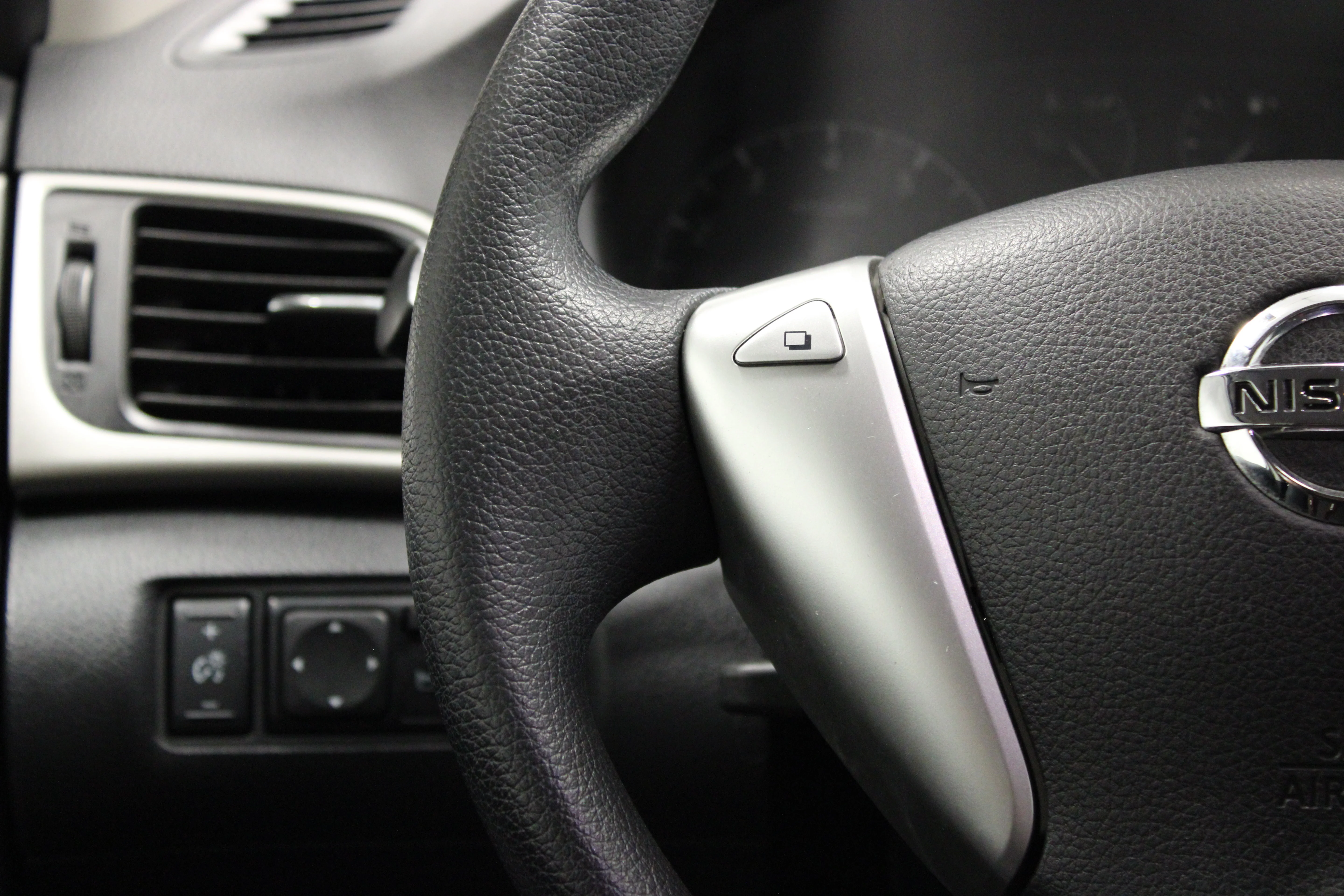 Used 2014 Brilliant Silver Nissan S image 19