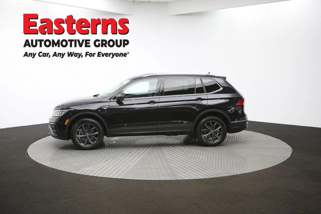 Used 2023 Black Volkswagen 2.0T SE image 58