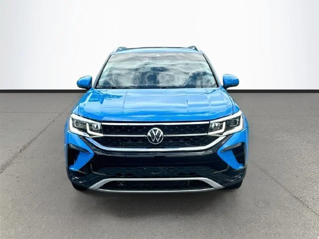 Used 2022  Volkswagen SEL image 2
