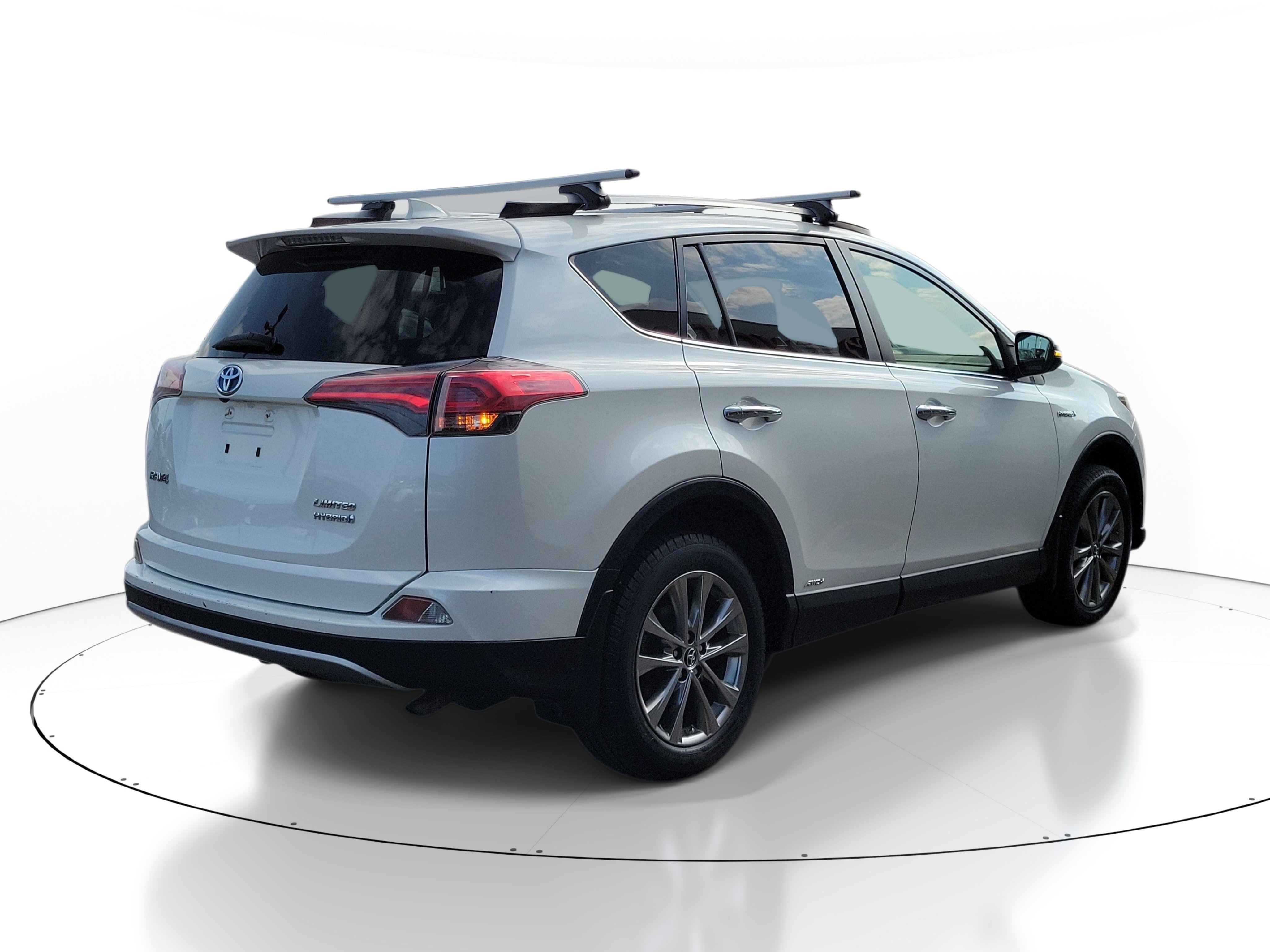 Used 2018 Blizzard Pearl Toyota Hybrid Limited image 4