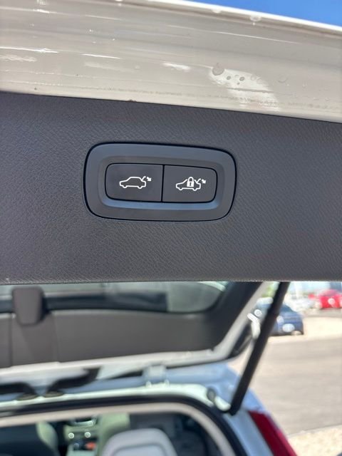 Used 2024 White Volvo Ultimate image 33