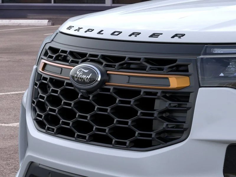 New 2026 Space White Metallic Ford Tremor image 17