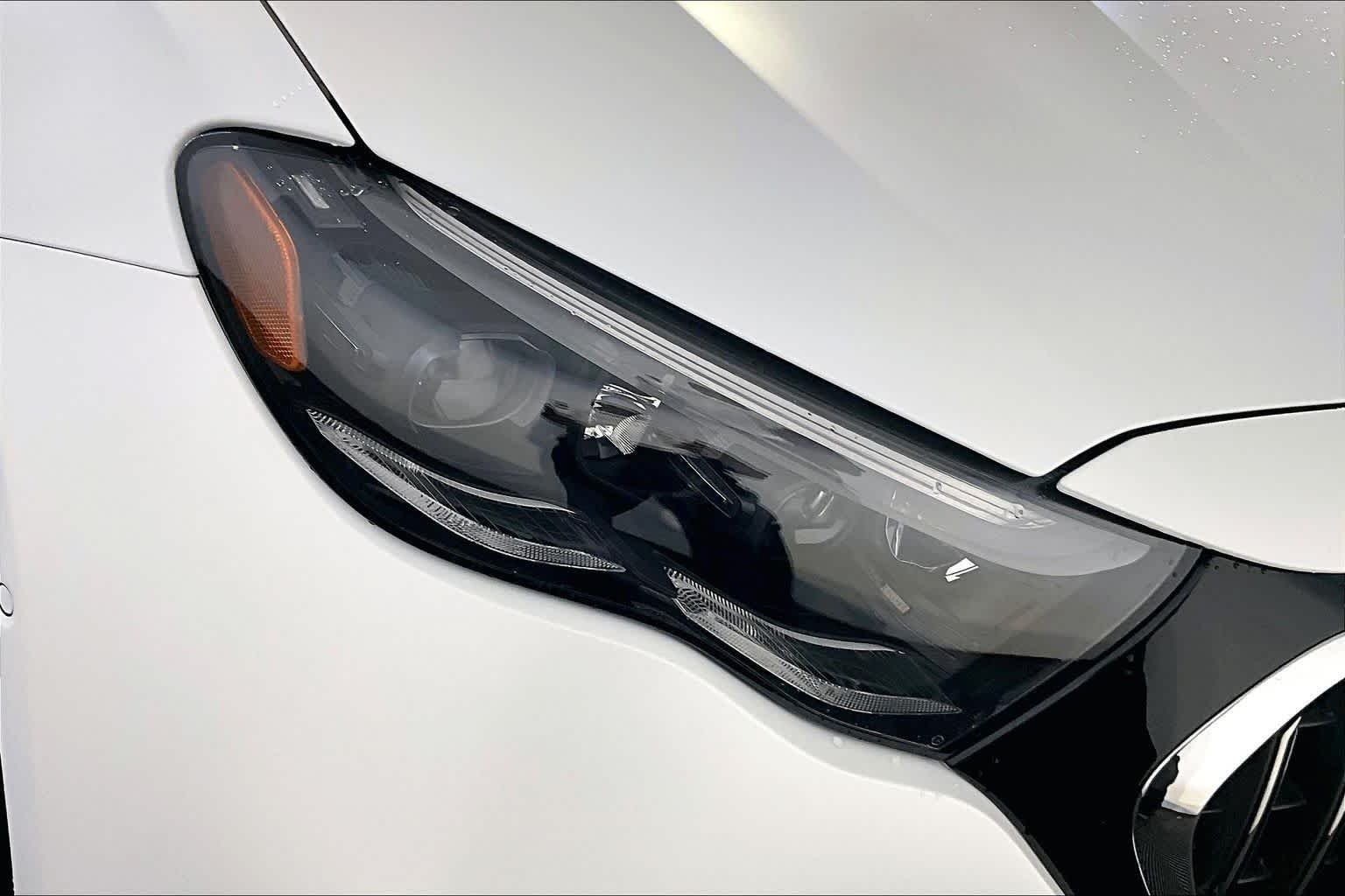 New 2026 MANUFAKTUR Moonlight White Magno Mercedes-Benz AMG® E 53 E image 16