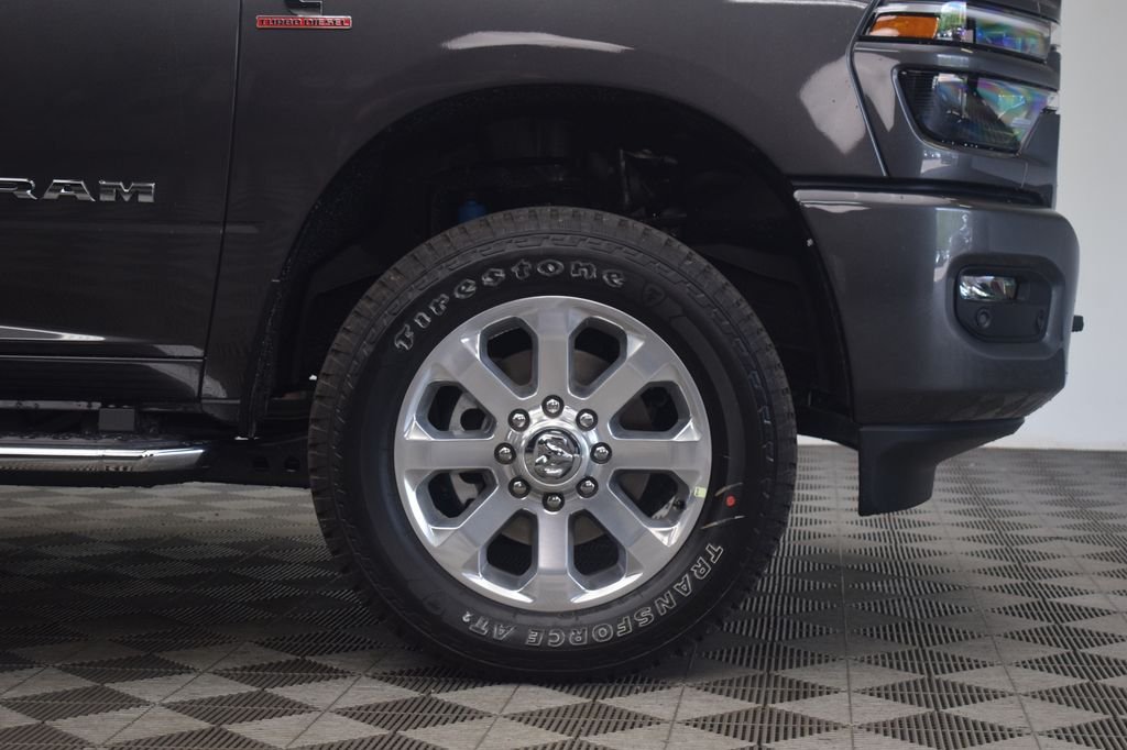 New 2026 Granite Crystal Metallic Clear-Coat Exterior Paint RAM Laramie image 7