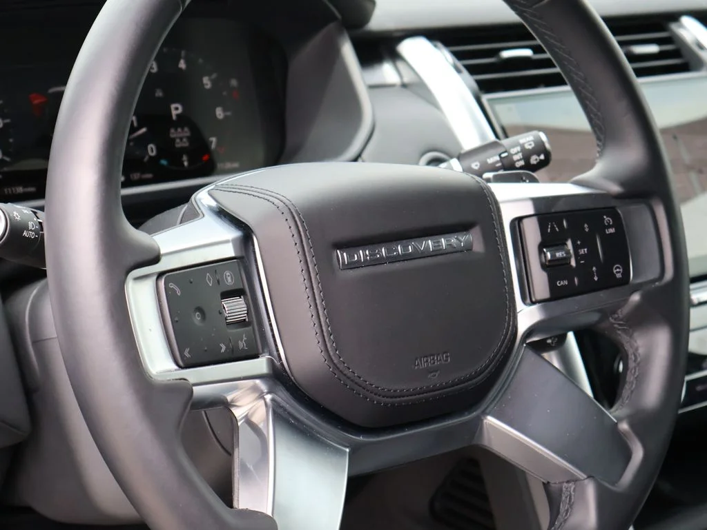 2025 Land Rover Discovery Metropolitan Edition - Photo 18