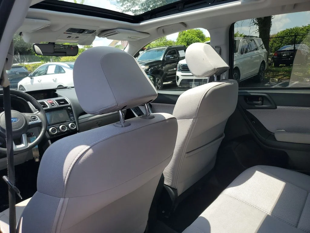 Used 2017 Gray Subaru 2.5i Premium image 13