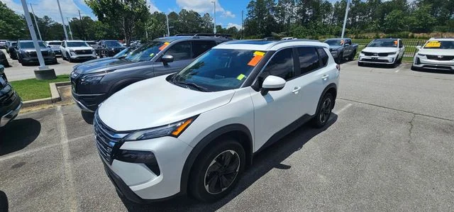 2024 Nissan Rogue SV FWD's photo