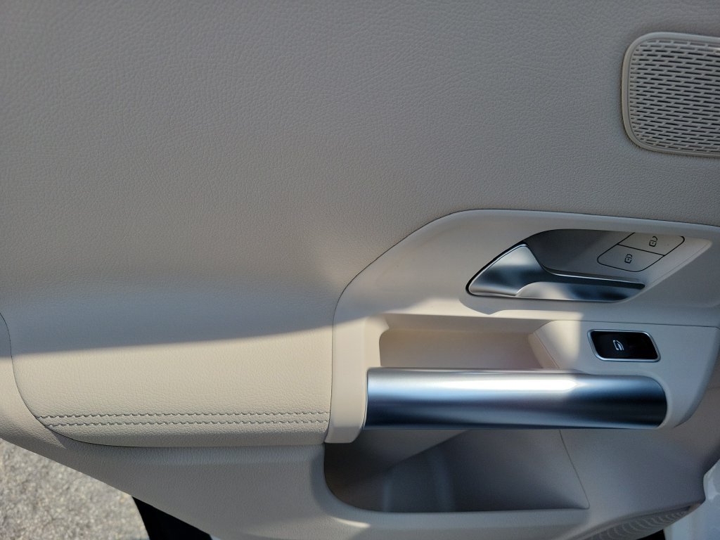 New 2026 Polar White Mercedes-Benz GLA 250 image 13
