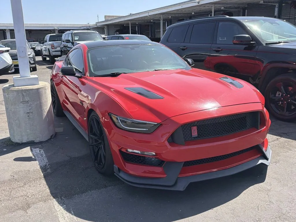 Used 2016 RACE RED Ford GT Premium image 4
