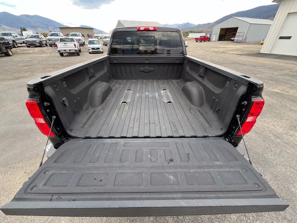 Used 2018 Black Chevrolet LT image 17