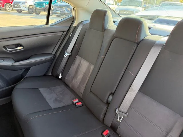 Used 2025 Aspen White Nissan SR image 32