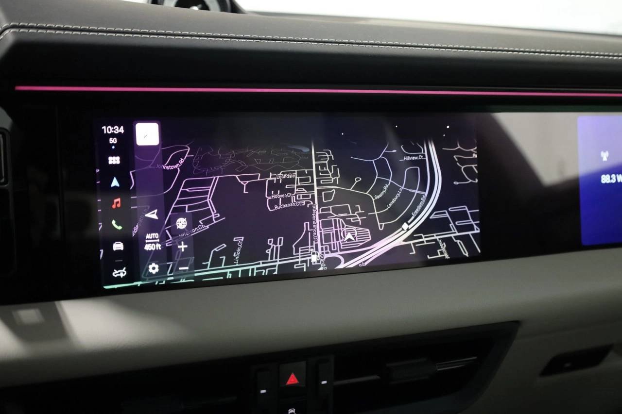 2025 Porsche Macan Turbo Electric - Photo 32