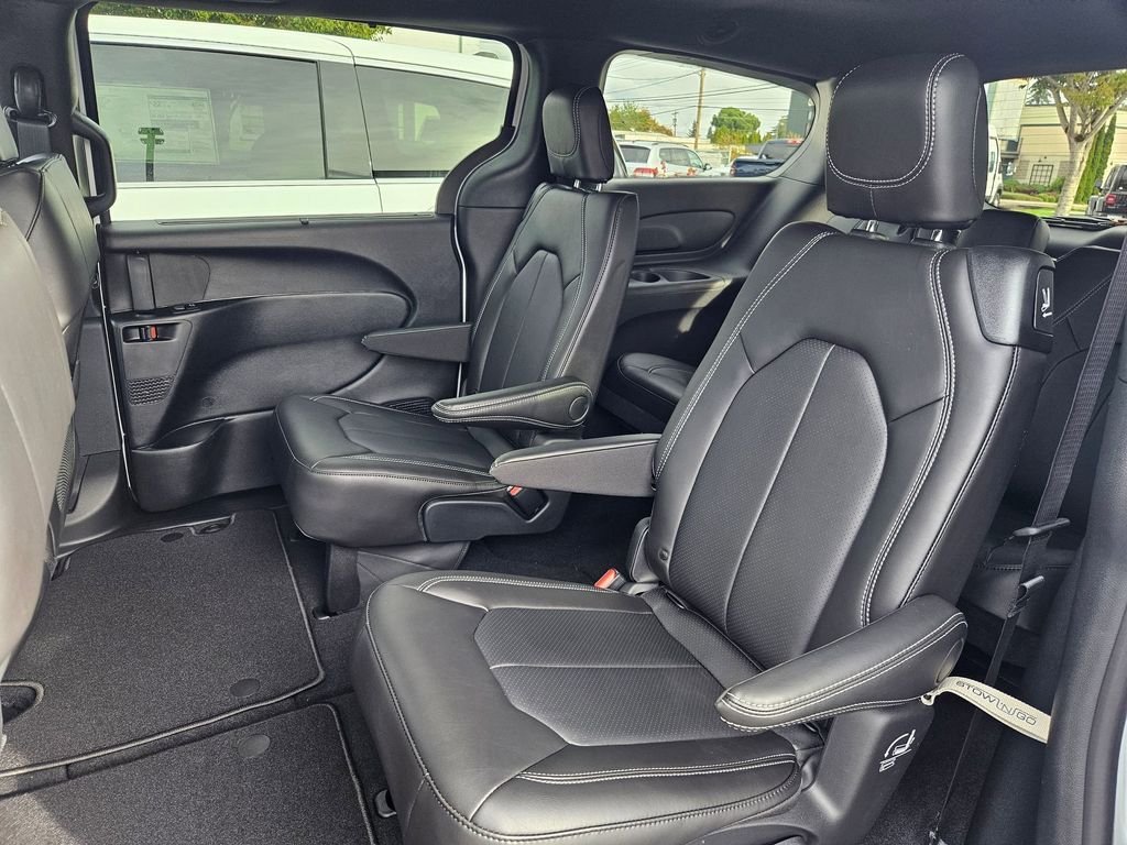 2026 Chrysler Voyager LX - Photo 28