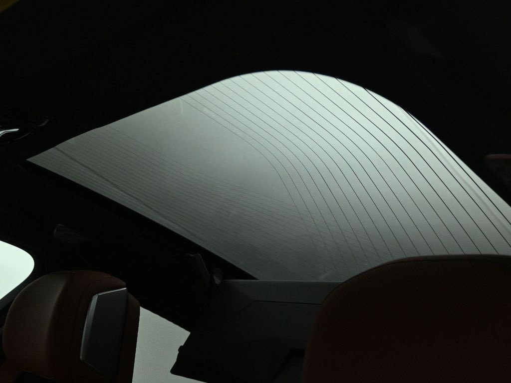 2023 BMW I7 - Image 10