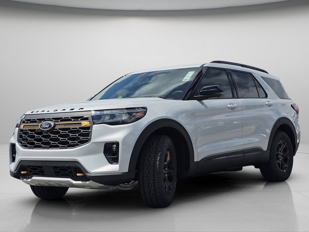 New 2026 Space White Metallic Ford Tremor image 23