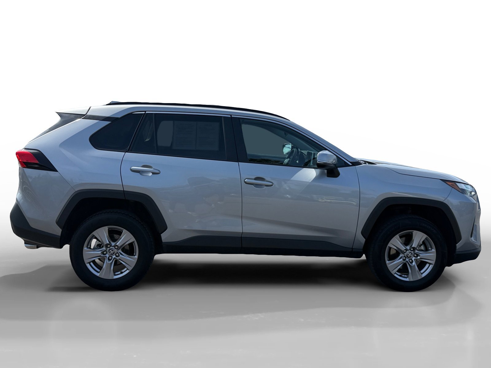Used 2025 Silver Sky Metallic Toyota XLE image 6