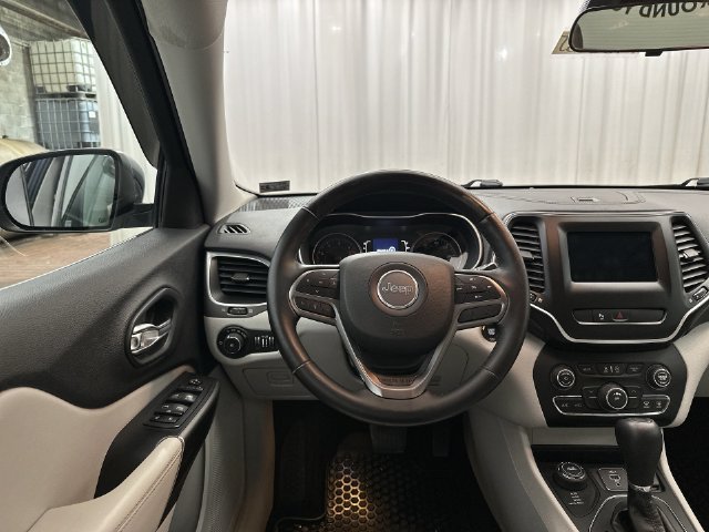 Used 2020 Blue Jeep Latitude Plus image 15