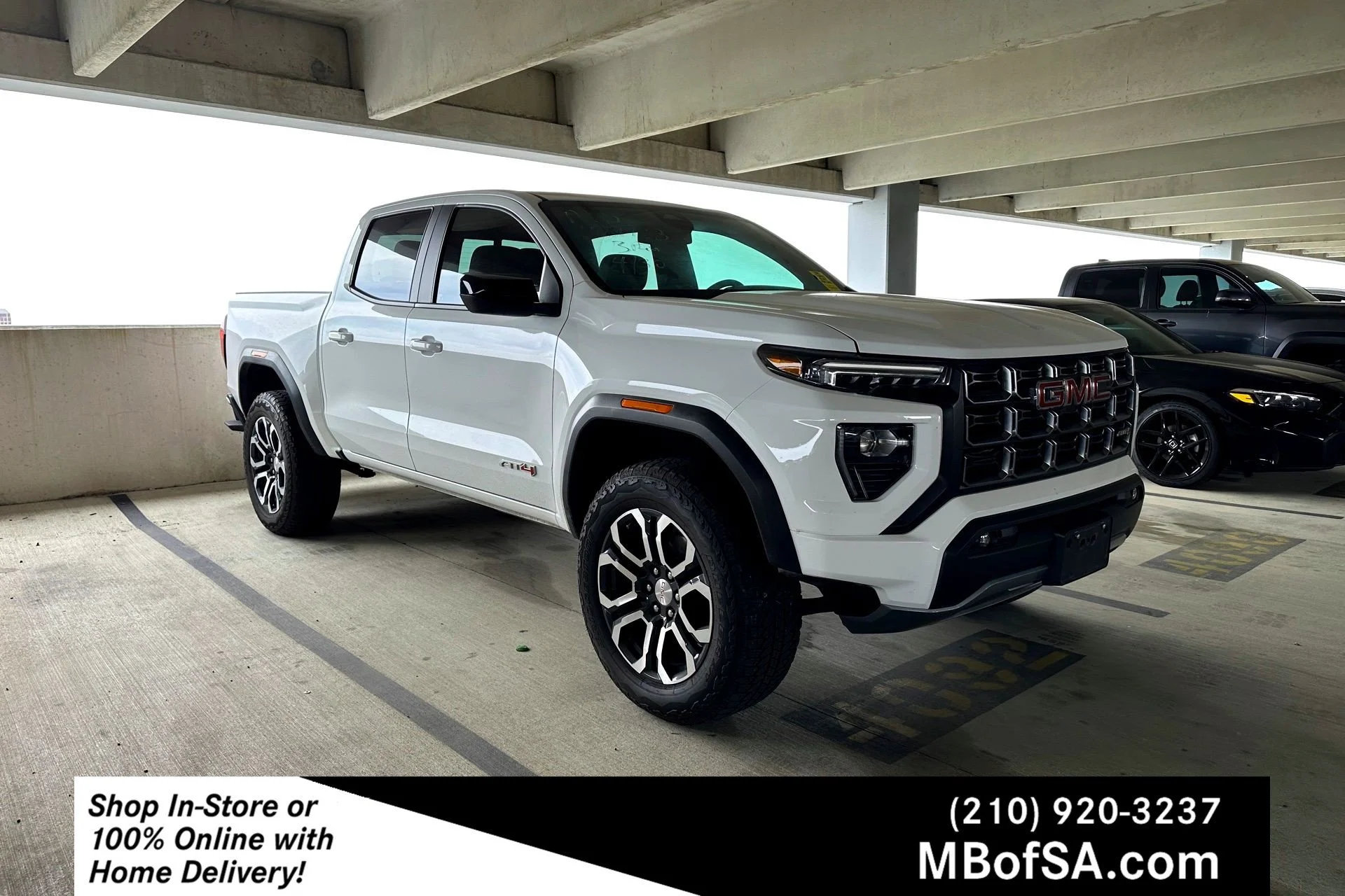 2024 GMC Canyon 4WD AT4 Crew Cab Short Box's photo