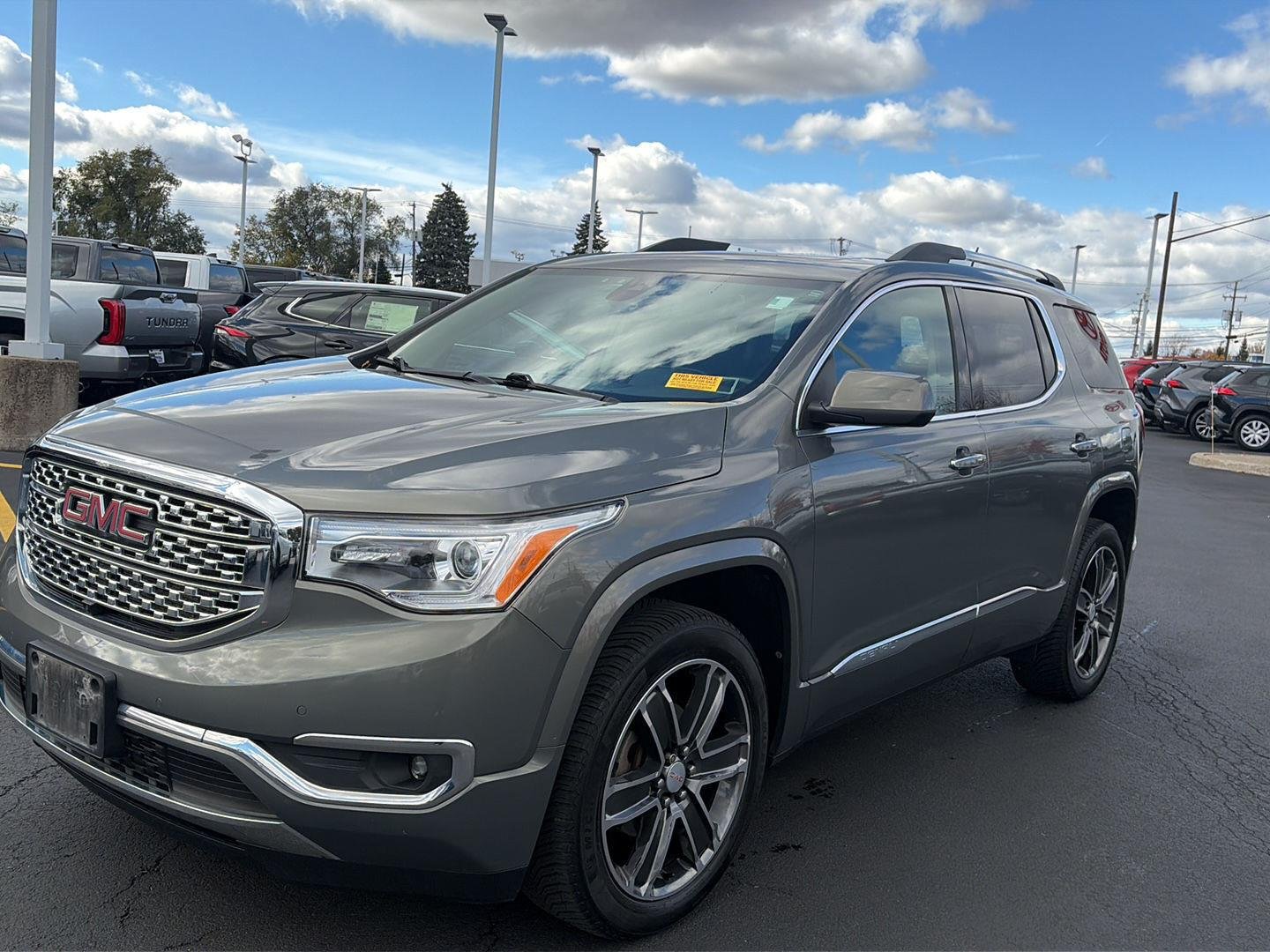 Used 2018 Mineral Metallic GMC Denali image 7