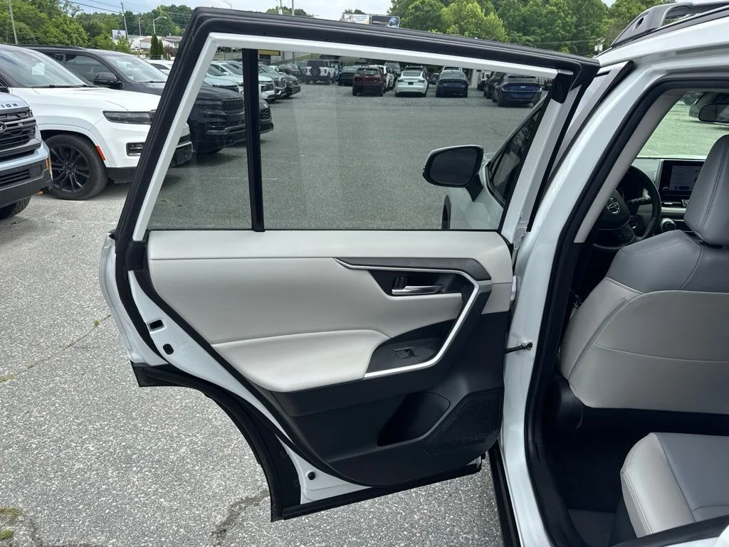 Used 2023 Beige Toyota XLE Premium image 26