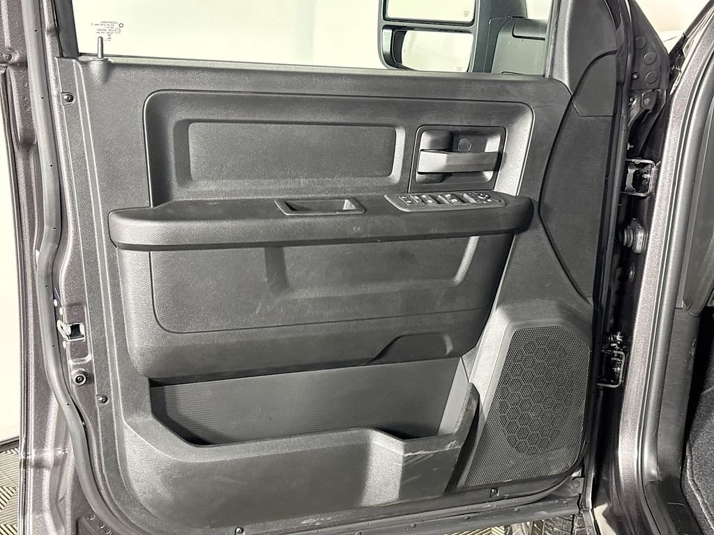 2026 RAM 3500 Tradesman - Photo 10