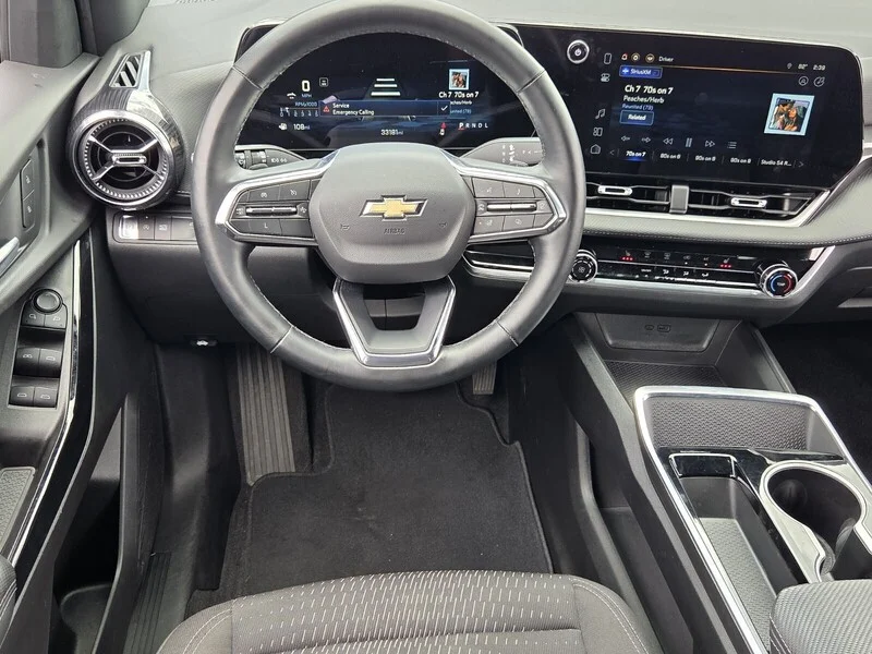 Used 2025 Summit White CHEVROLET FWD LT image 11