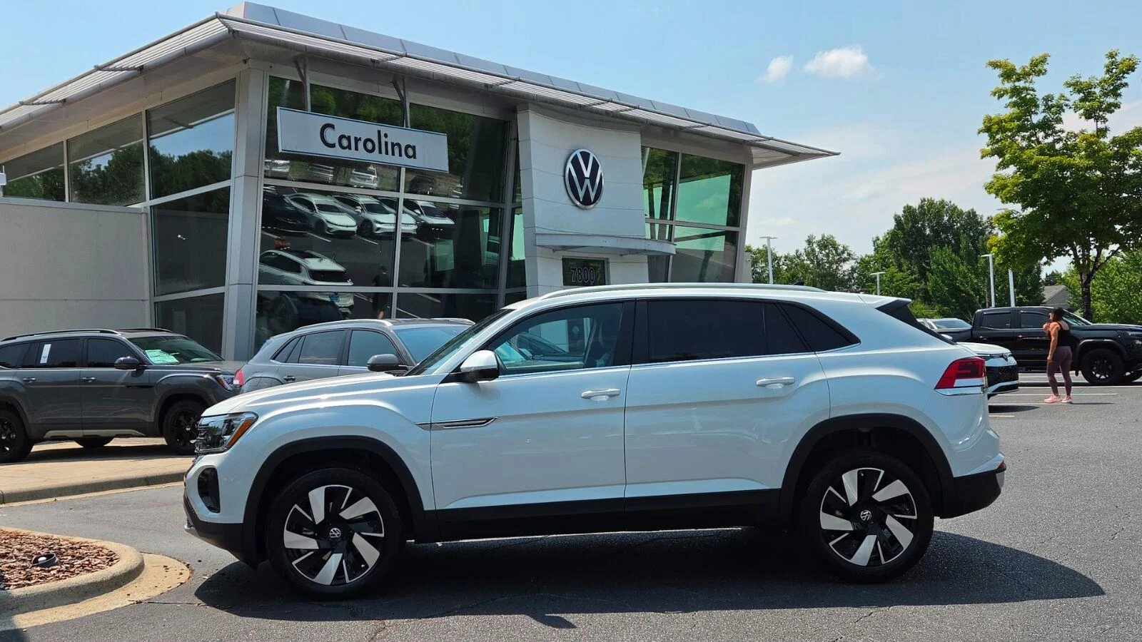 New 2026 Opal White Pearl Volkswagen 2.0T SE w/Technology image 3