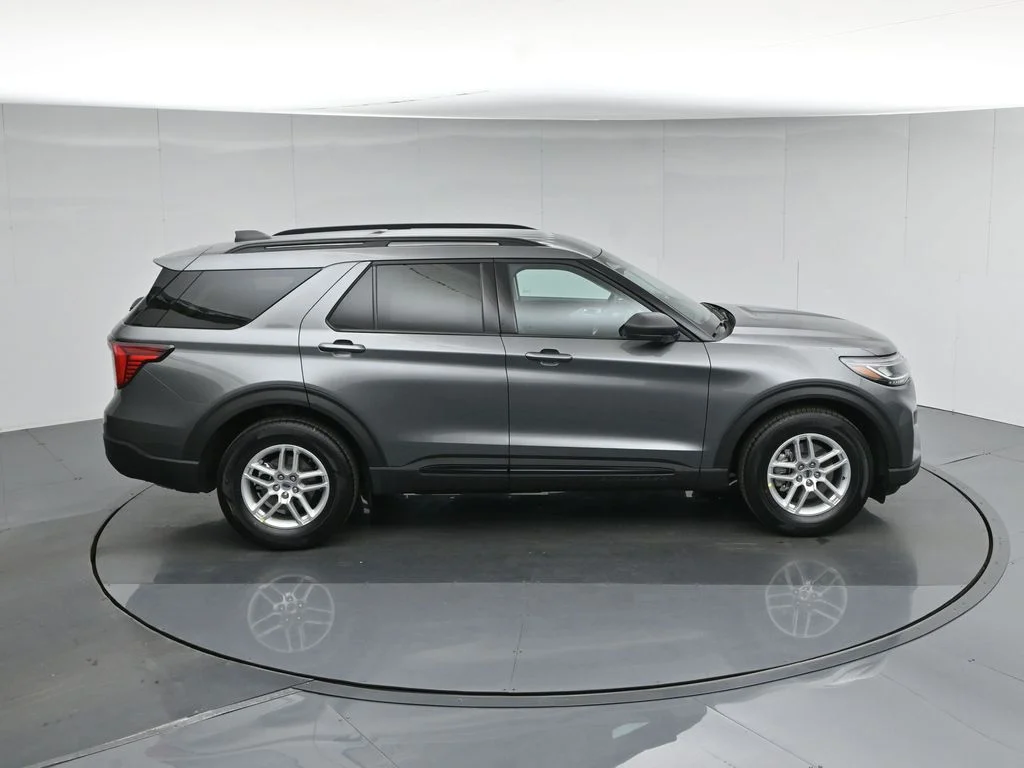 New 2026 Carbonized Gray Metallic Ford Active image 38