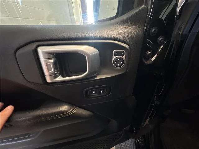 Used 2023 Black Clearcoat Jeep High Altitude 4x4 Crew Cab 5 ft. box image 18