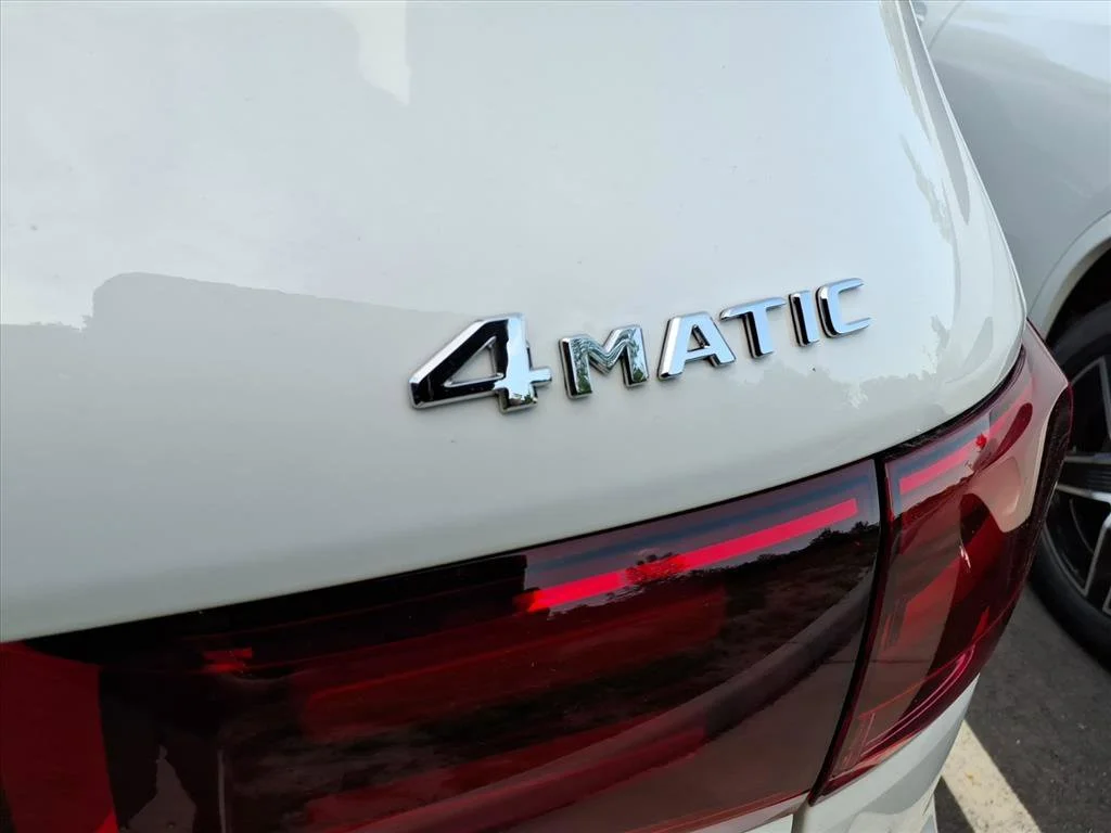 New 2026 Polar White Mercedes-Benz GLB 250 image 55