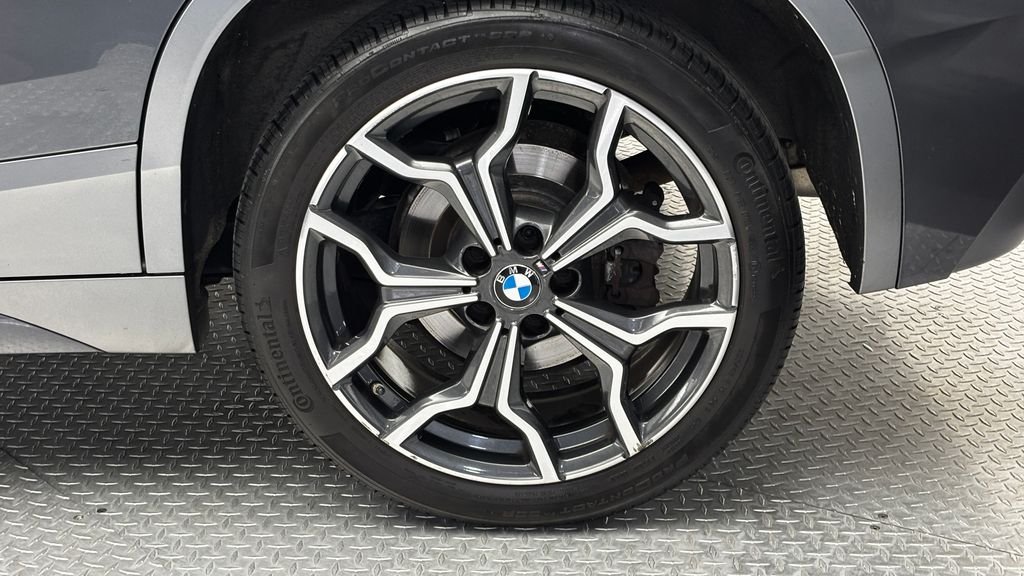 Used 2019 Gray BMW xDrive28i image 6