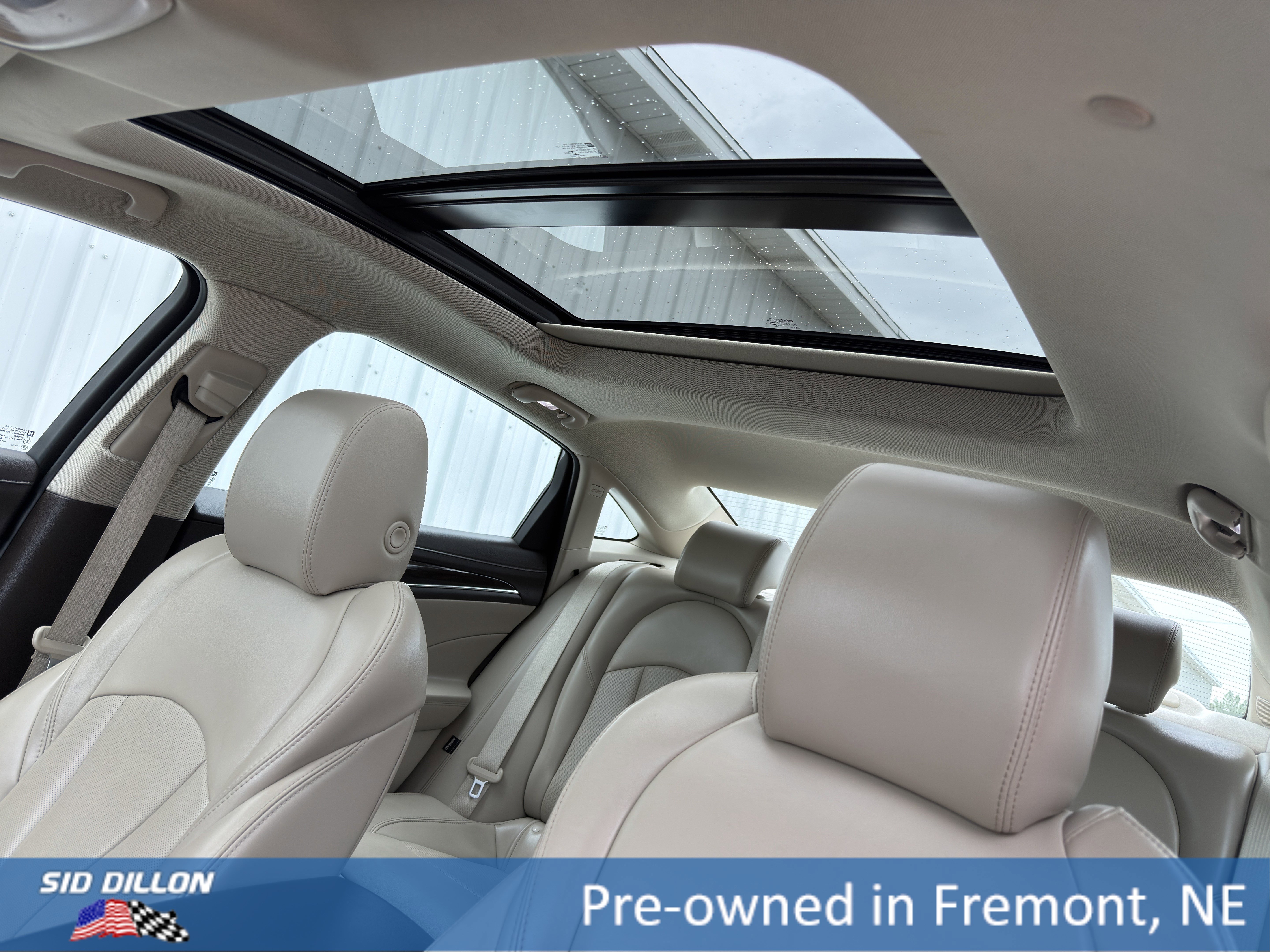 Used 2017 White Frost Tricoat Buick Premium image 15