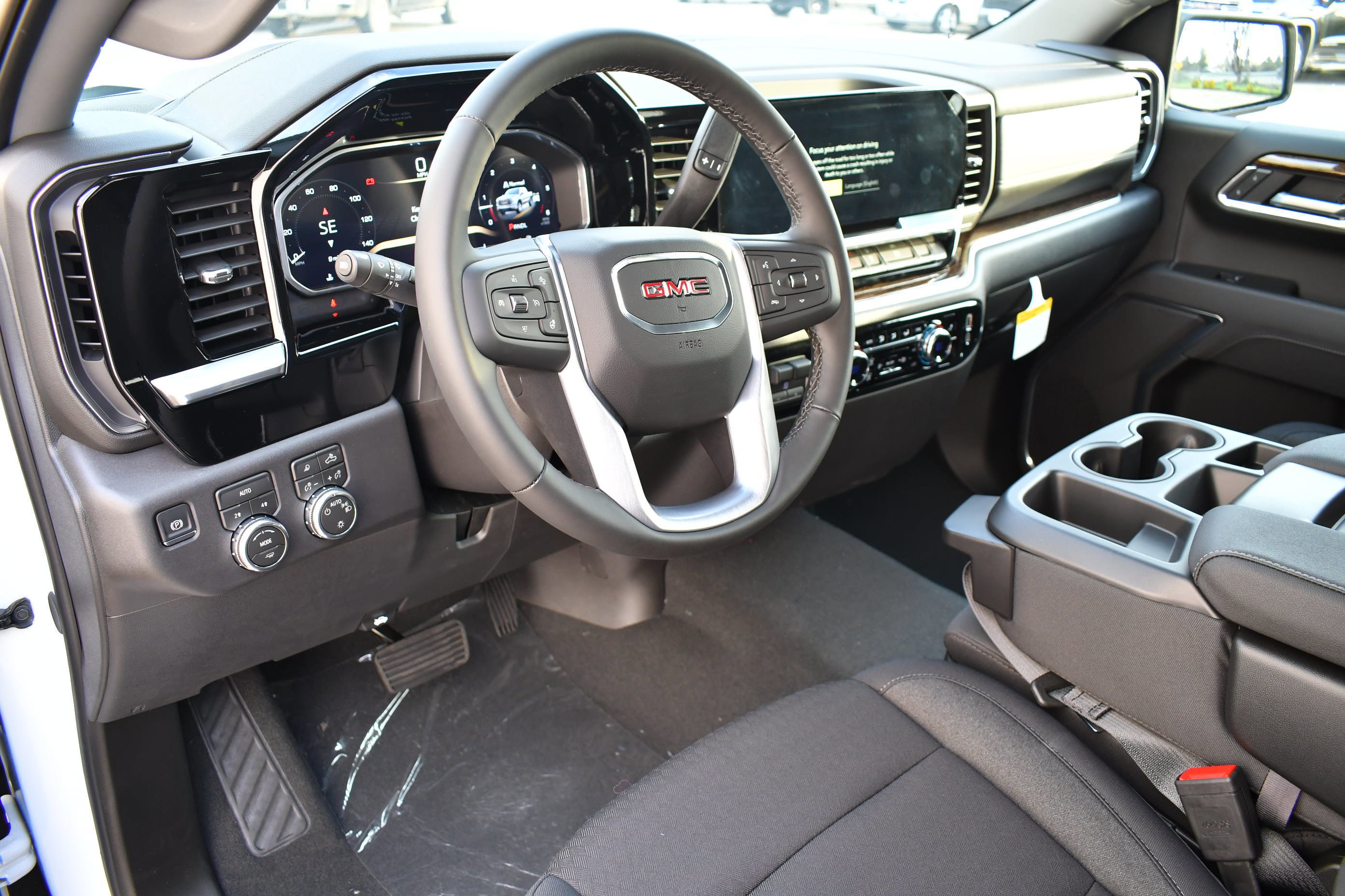 2026 GMC Sierra 1500 SLE - Photo 15