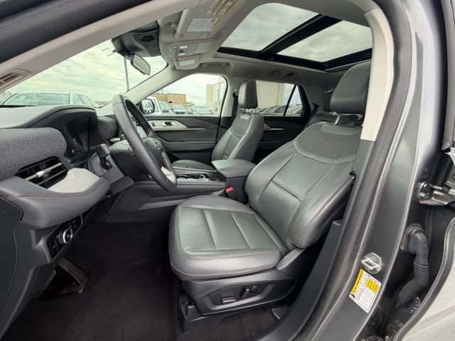Used 2025 Gray Ford Active image 10