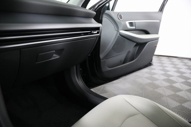 New 2026 Black Hyundai SEL Sport image 13