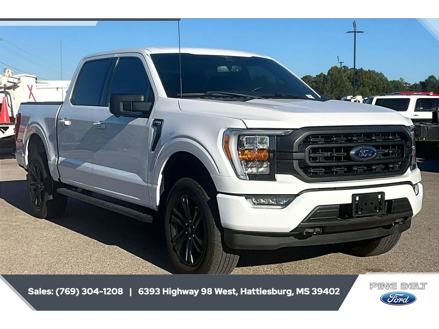 Used 2023 Oxford White Ford XLT image 2