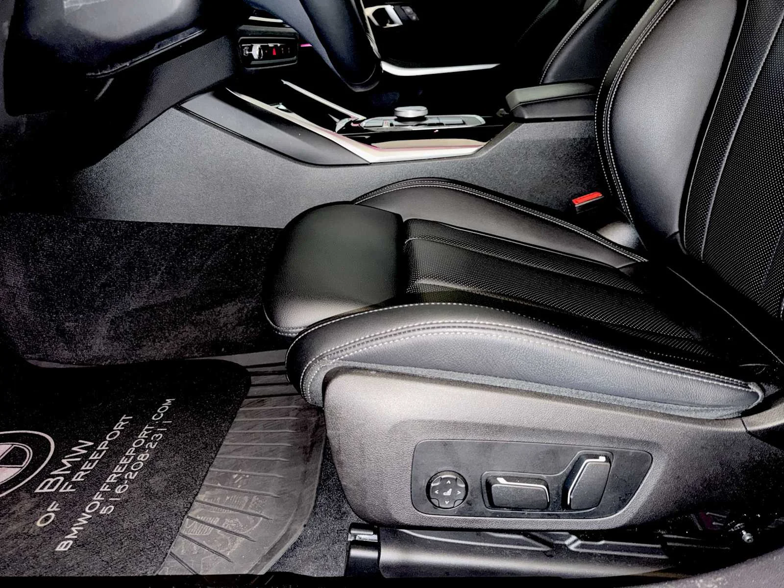 2024 BMW 3 Series 330i - Photo 10
