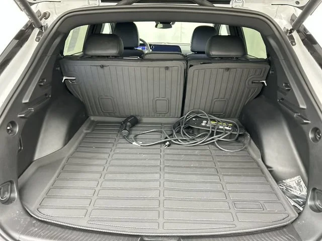 Used 2024 Summit White Chevrolet 3LT image 7