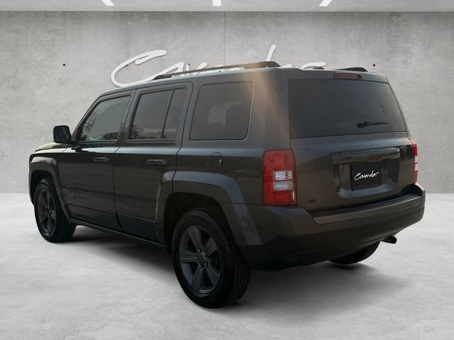 Used 2016 Granite Crystal Clearcoat Metallic Jeep Sport image 15