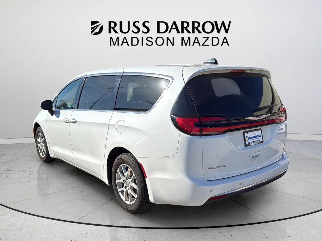 Used 2023 White Chrysler Touring L image 3