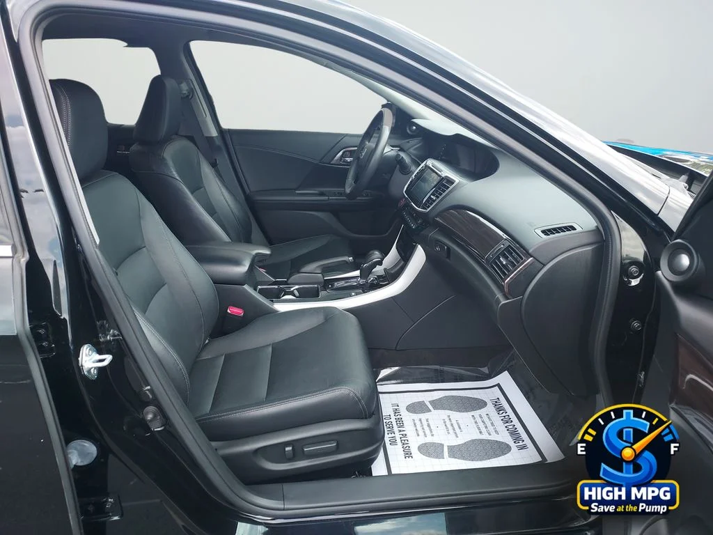 Used 2017 Black Honda EX-L image 22