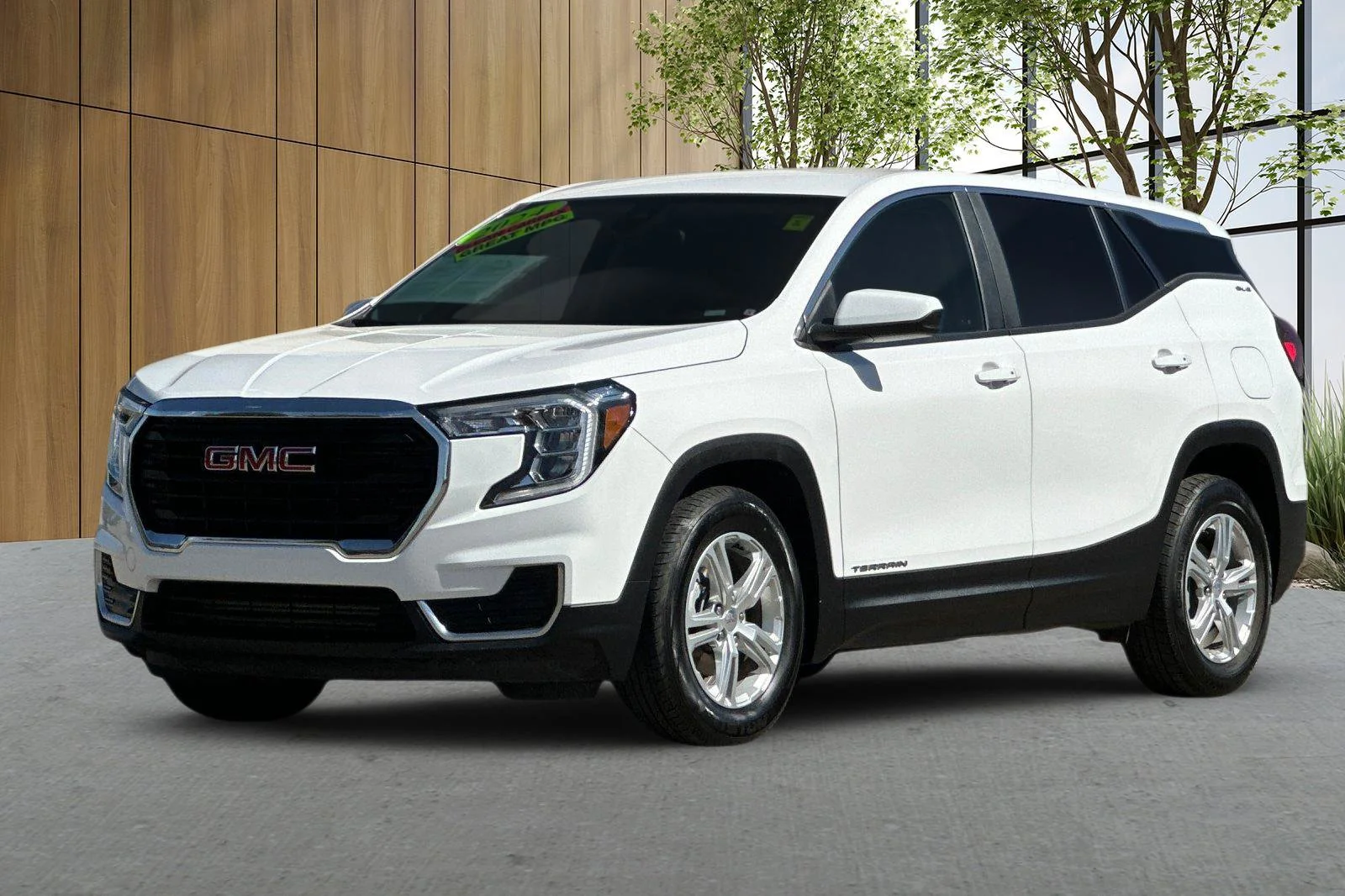Used 2024 Summit White GMC SLE image 8