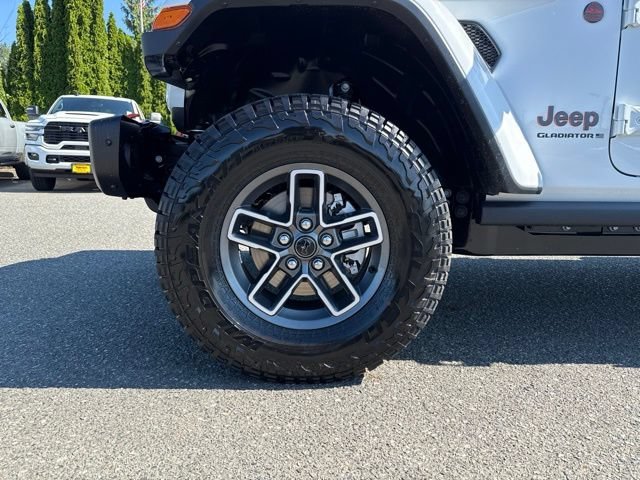 New 2026 Bright White Clear-Coat Exterior Paint Jeep Mojave X image 9