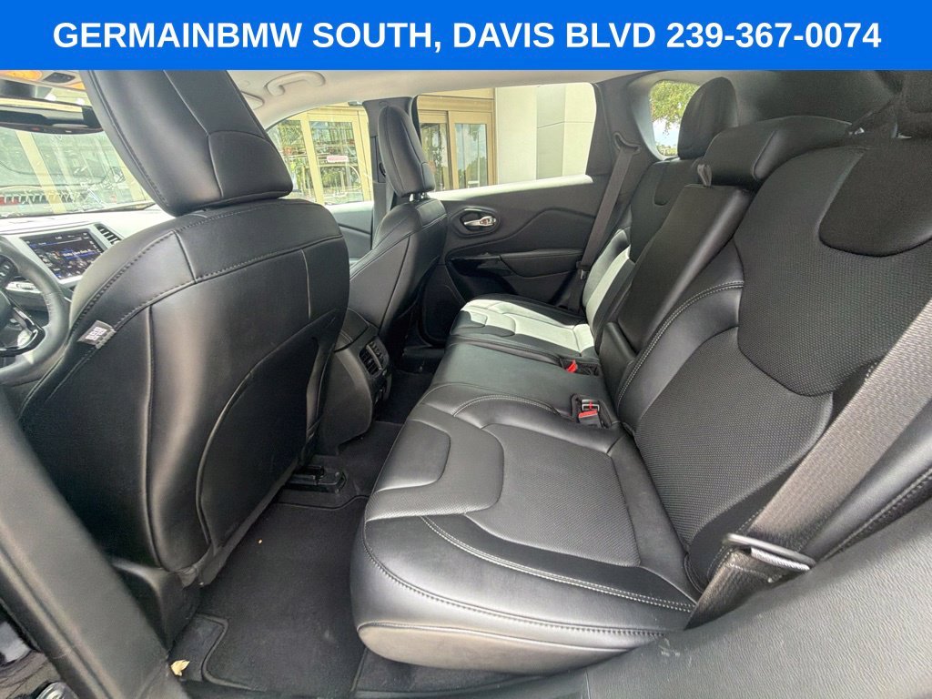 Used 2023 Diamond Black Jeep Altitude image 22