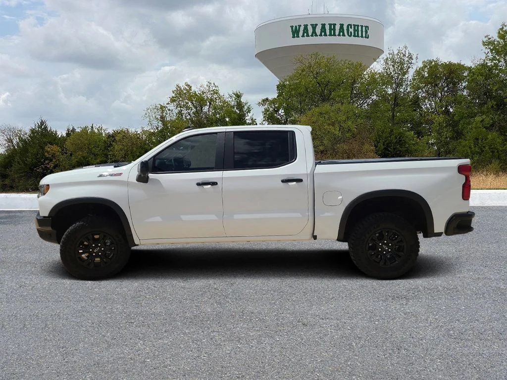 Used 2025 White Chevrolet ZR2 image 3