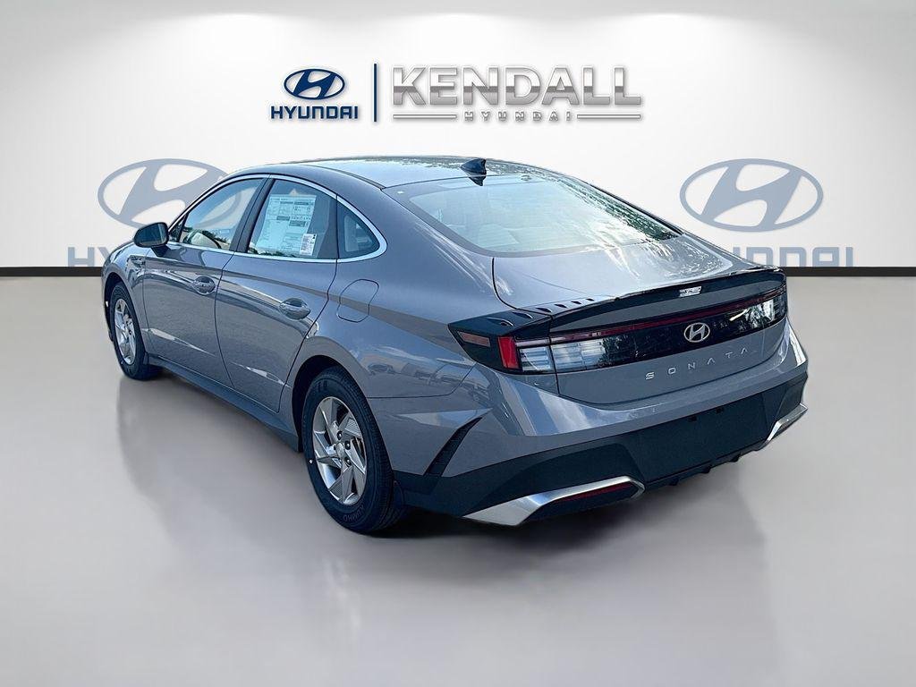 New 2026 Transmission Blue Hyundai SE image 4