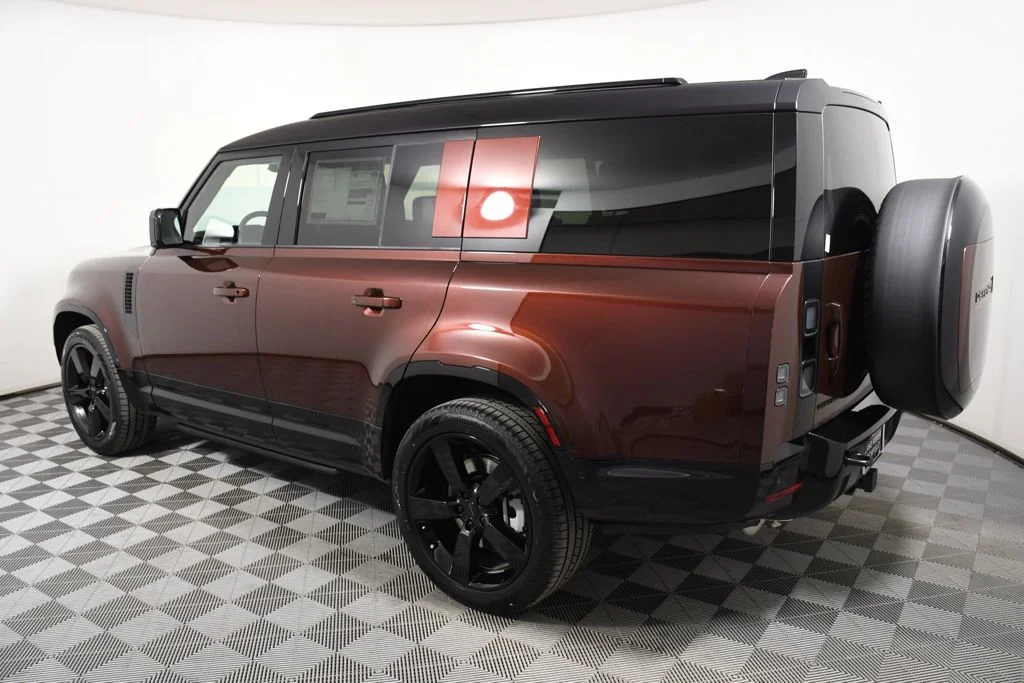 New 2026 Sedona Red Land Rover X-Dynamic SE image 8